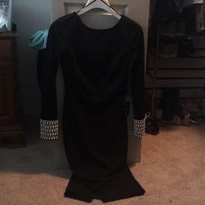 Lulu’s black dress
